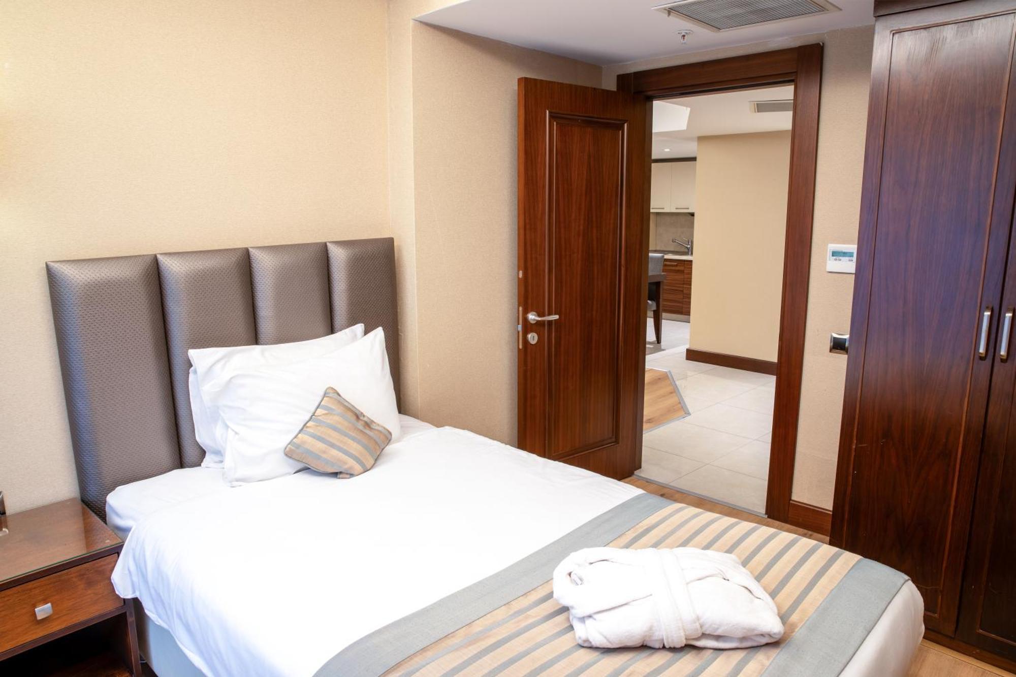 Otel Grand Aras & 4*