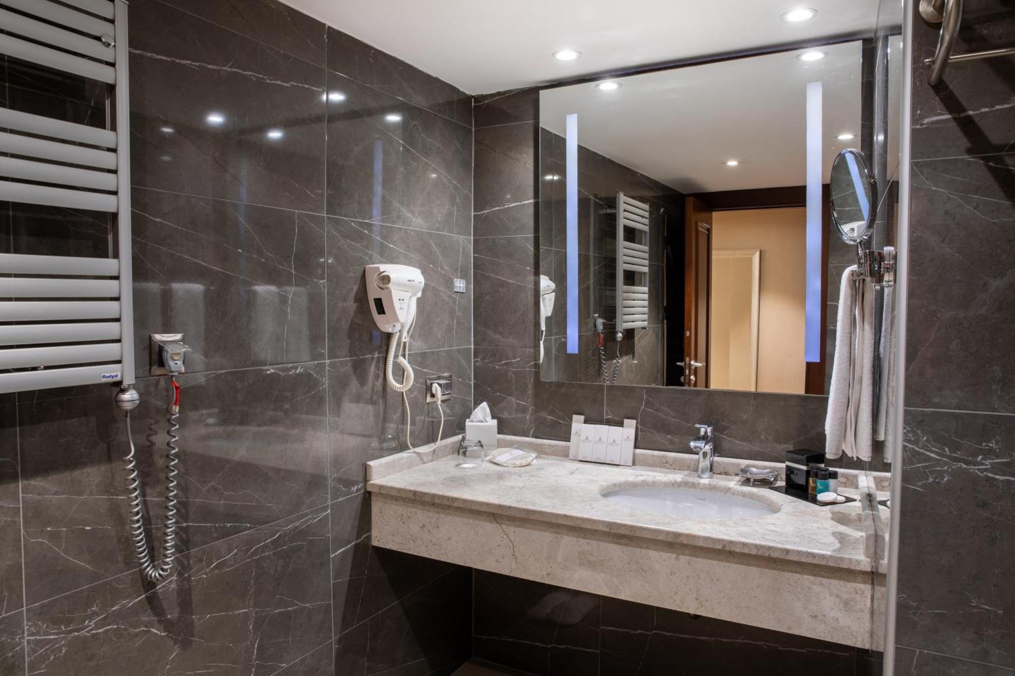 Grand Aras & İstanbul
